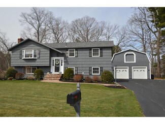 41 Ackerman St, Salem, NH 03079