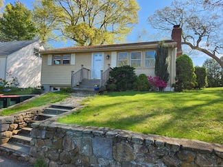 28 Cypress Rd, Old Saybrook, CT 06475