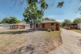 420 Lucille St, Irving, TX 75060