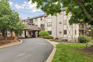 1304 W Medicine Lake Dr Unit 116, Plymouth, MN 55441