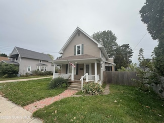 6138 Edgewater Dr, Toledo, OH 43611