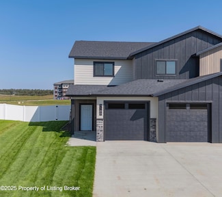 1180 39th Ave W, Dickinson, ND 58601