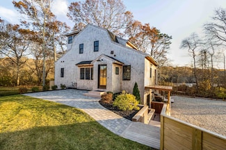 417 Scudder Ave, Hyannis Port, MA 02647