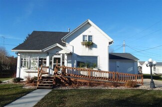 20 S State St, Waupun, WI 53963