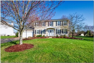 501 Schooner Ln, Northfield, OH 44067