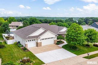 603 S 8th St, Le Claire, IA 52753
