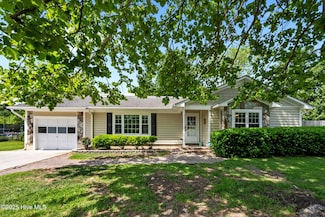 602 Wolverine Place, Jacksonville, NC 28546