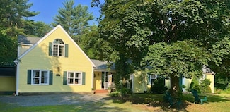 27 High St Unit 1, Pembroke, MA 02359