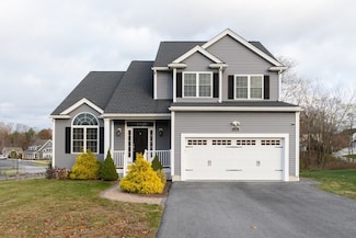 15 Hialeah Ln, Framingham, MA 01701