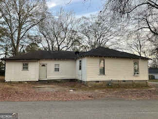 88 E Stephens St, Winder, GA 30680