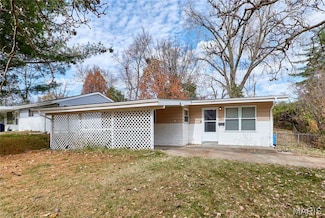 8701 Harold Dr, Saint Louis, MO 63134