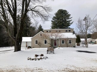 23 Eastview Rd, Averill Park, NY 12018
