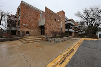 1813 Hemlock Place Unit 204, Schaumburg, IL 60173