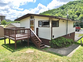 752 W 2nd St, Weston, WV 26452