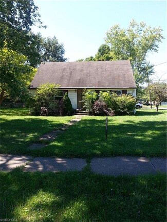 1077 Southern Blvd NW, Warren, OH 44485