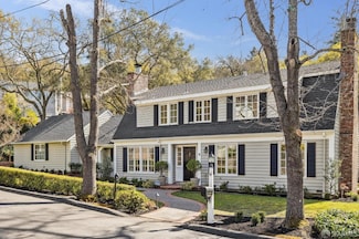 4 La Cuesta Rd, Orinda, CA 94563