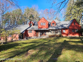 455 Laurel Pine Rd, Cresco, PA 18326