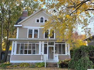 217 10th St NW, Mason City, IA 50401