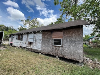7004 Market St, Houston, TX 77020