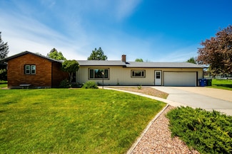 1421 Champion Dr, Sheridan, WY 82801