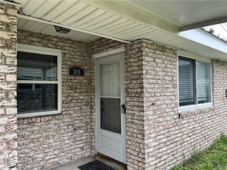 215 E Genie St, Chalmette, LA 70043