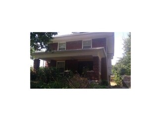 2762 Charlotte St, Kansas City, MO 64109