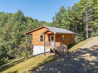 180 Hawthorne Ln, Murphy, NC 28906