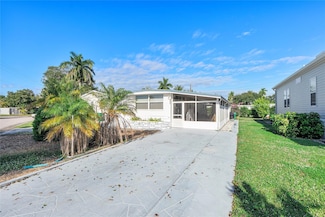 8631 SW 20th St, Davie, FL 33324