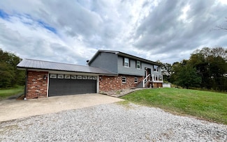 8022 Lieving Rd, Letart, WV 25253