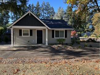 2306 SE Risley Ave, Oak Grove, OR 97267