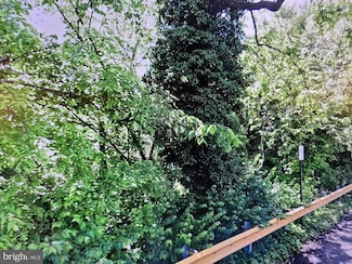 605 Mentor Ave, Capitol Heights, MD 20743