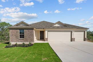 124 Reno Trail, Floresville, TX 78114