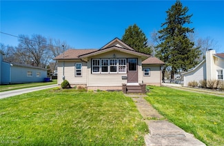 812 Mill Rd, Ravenna, OH 44266