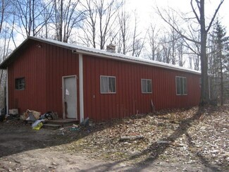 9342 N Us Highway 31, Carp Lake, MI 49718
