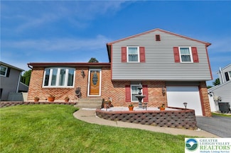 2927 Santee Rd, Bethlehem, PA 18020