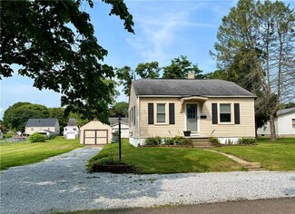 1317 S 15th St, Coshocton, OH 43812