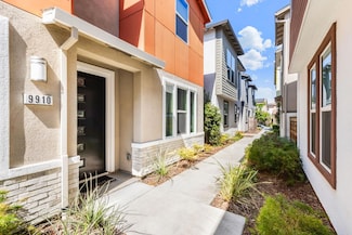 9910 Del Surf Ln, Elk Grove, CA 95757