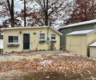 4330 Pantek Park Dr, Attica, MI 48412