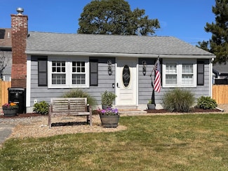 7 Bassett Ln, Dennis Port, MA 02639