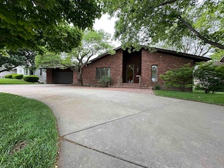 1901 Fairway Dr, Dodge City, KS 67801