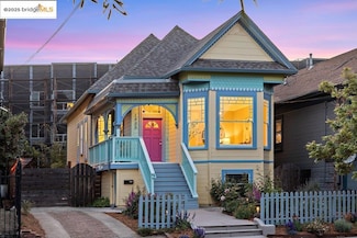 1905 Chestnut St, Oakland, CA 94607