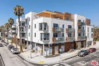 3223 Wilshire Blvd Unit 209, Santa Monica, CA 90403