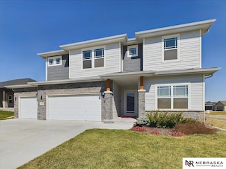 7930 Maxine Dr, Lincoln, NE 68516