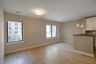 33 Rogers St Unit 213, Cambridge, MA 02142