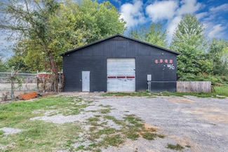 1409 Buffalo Rd Unit C, Lawrenceburg, TN 38464