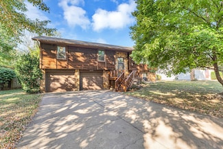 3437 S Kings Ave, Springfield, MO 65807