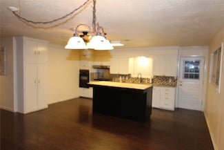 728 S Burdette Ave, Sherman, TX 75090