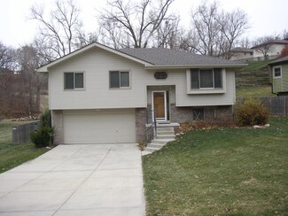 343 Elliott St, Council Bluffs, IA 51503