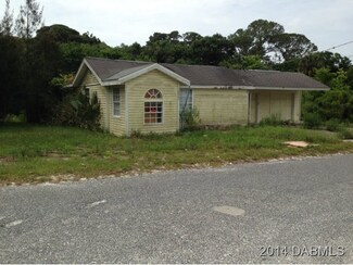 123 W Putnam Grove Rd, Oak Hill, FL 32759