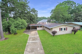 5794 Cypress St, Saint Francisville, LA 70775